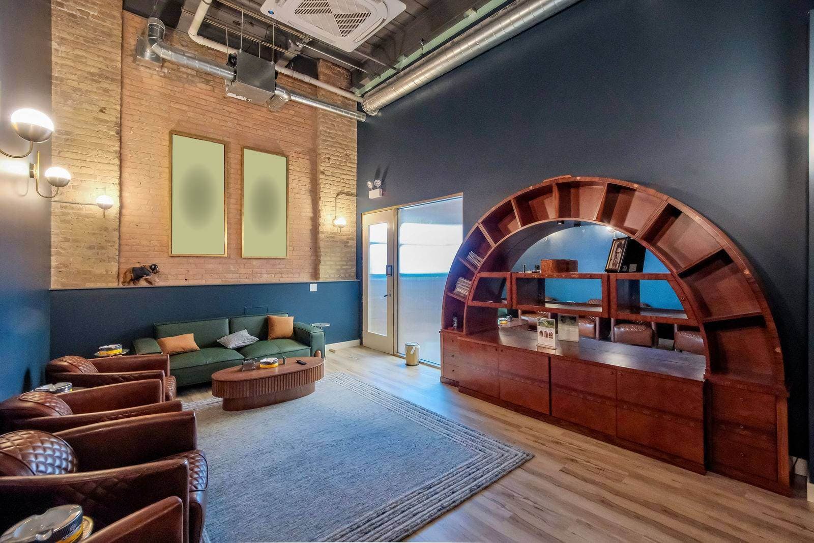 Goose Island Golf Club private cigar lounge and bar